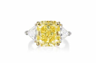 7.65ct Fancy Vivid Yellow Diamond Ring